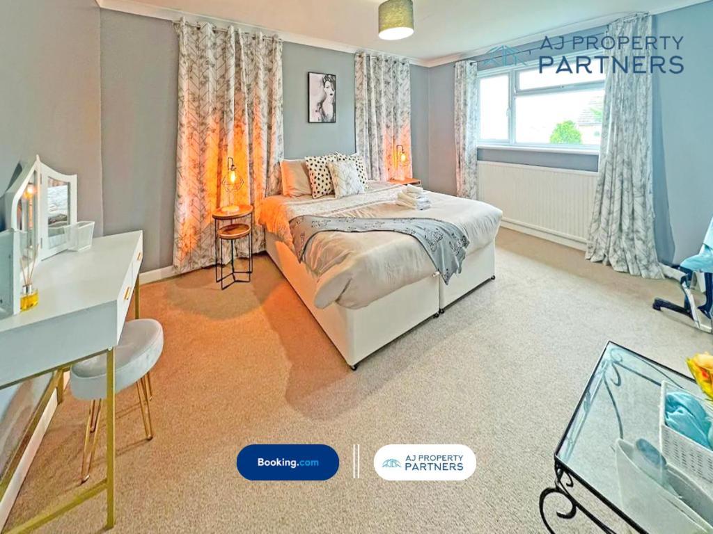 Premium Deal L Hill View Home L Last-Minute Offer L Cheltenham L Aj Properties L Perfect For Short Or Long Stays L 4Beds 4Bedrooms Luaran gambar