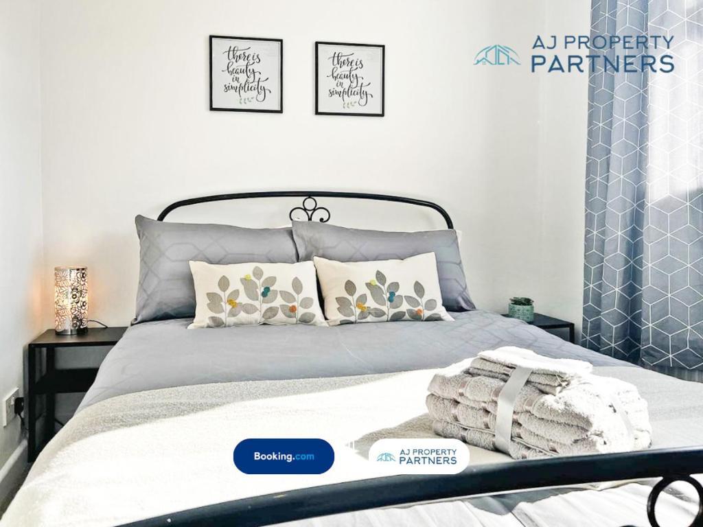 Premium Deal L Hill View Home L Last-Minute Offer L Cheltenham L Aj Properties L Perfect For Short Or Long Stays L 4Beds 4Bedrooms Luaran gambar
