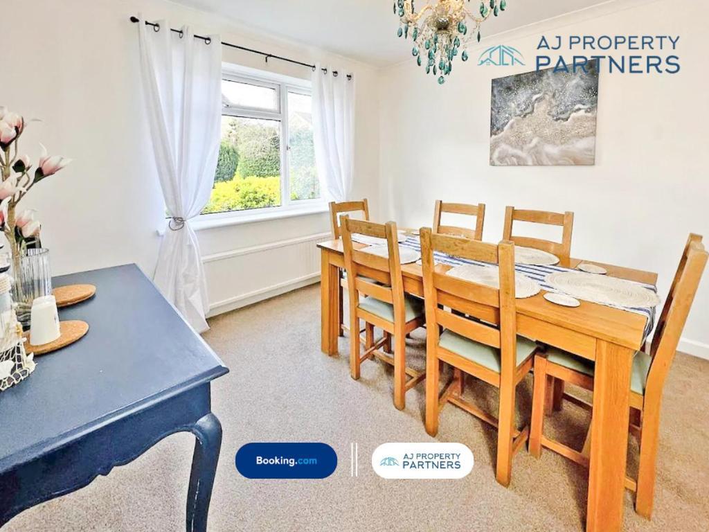 Premium Deal L Hill View Home L Last-Minute Offer L Cheltenham L Aj Properties L Perfect For Short Or Long Stays L 4Beds 4Bedrooms Luaran gambar