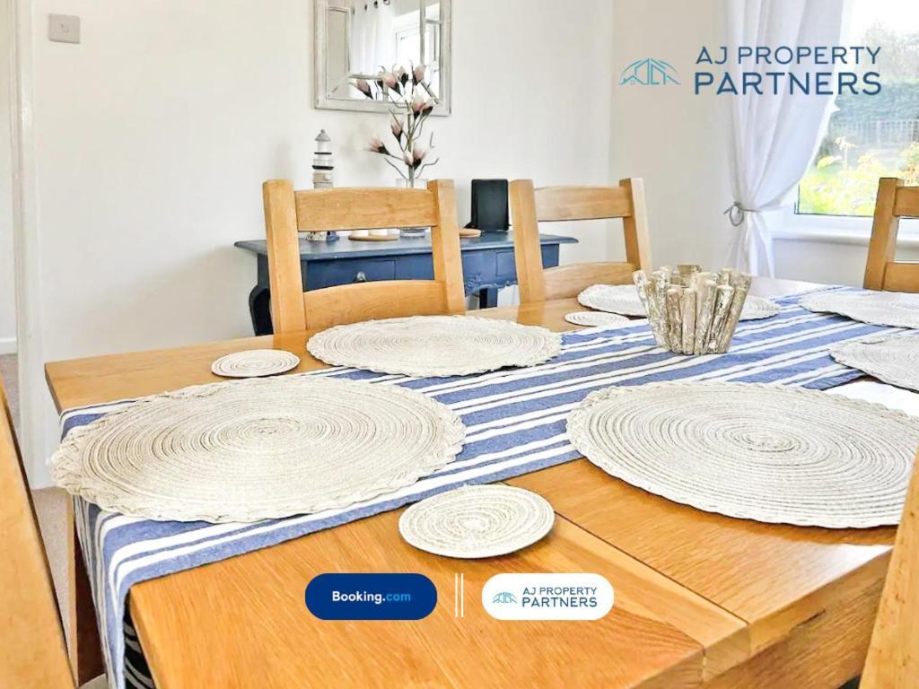 Premium Deal L Hill View Home L Last-Minute Offer L Cheltenham L Aj Properties L Perfect For Short Or Long Stays L 4Beds 4Bedrooms Luaran gambar