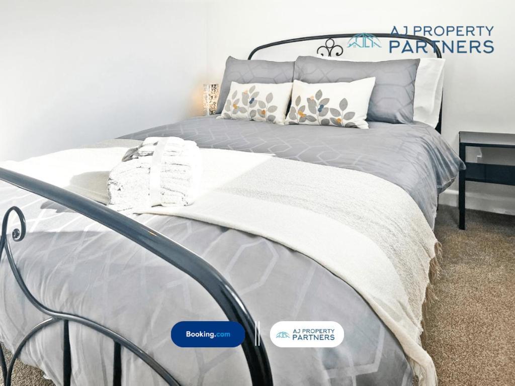 Premium Deal L Hill View Home L Last-Minute Offer L Cheltenham L Aj Properties L Perfect For Short Or Long Stays L 4Beds 4Bedrooms Luaran gambar